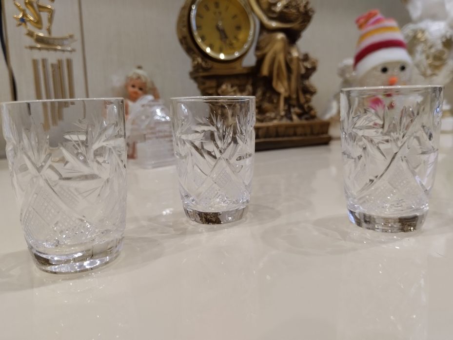 Продам хрустальные рюмки, 2 набора по 6 шт.