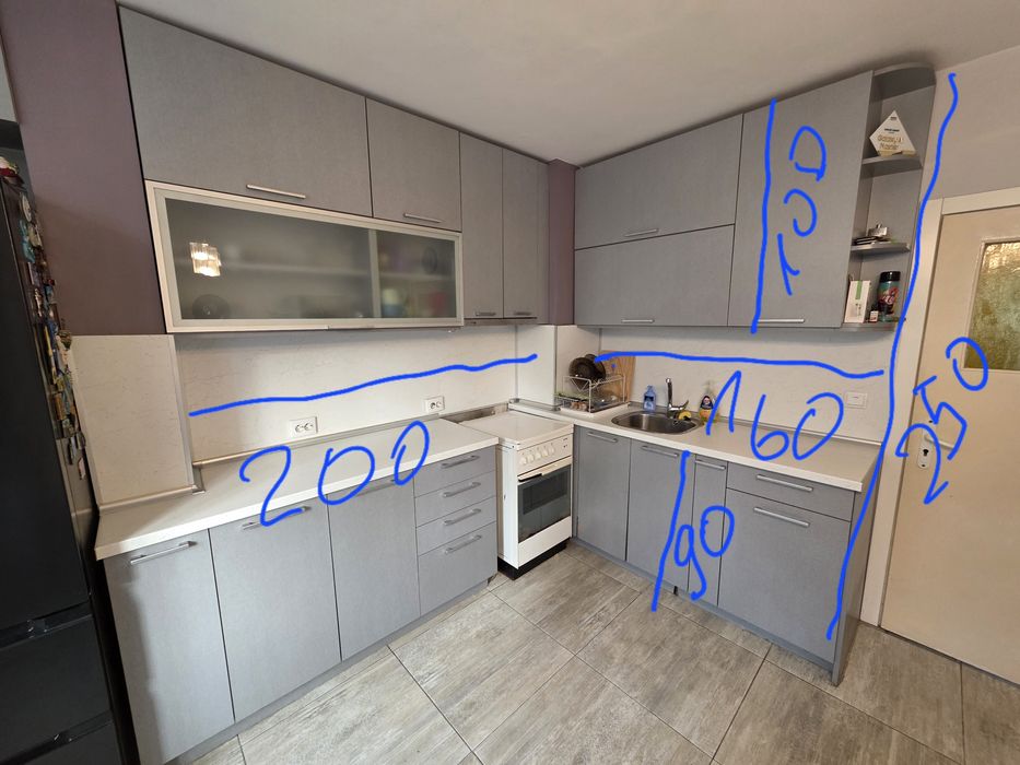 Продавам кухня ъглова