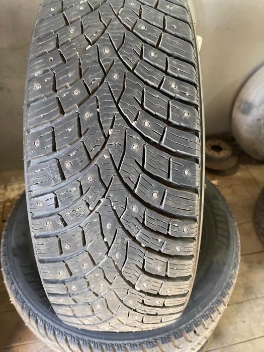 Продам комплект зимней резины