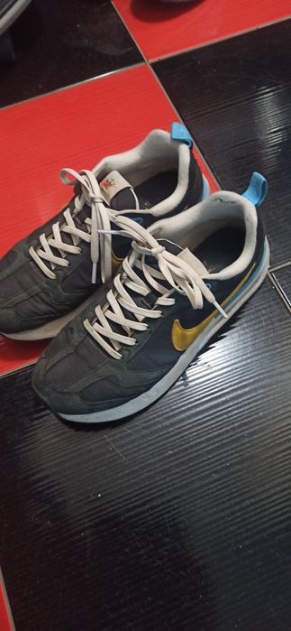 Маратонки Nike 38,5 размер