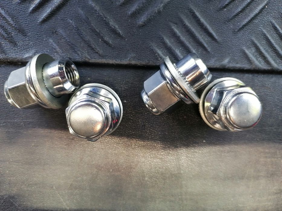 Оригинални гайки за Тойота