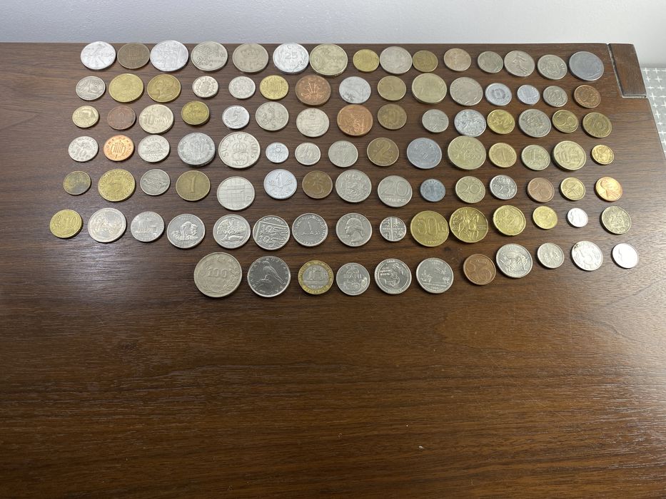 Lot 100 monede