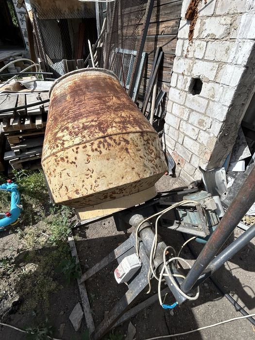 Продам бетономешалку