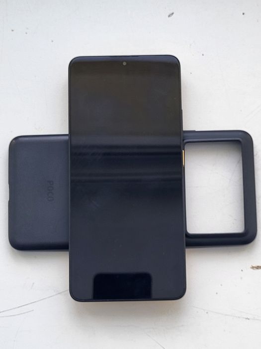 POCO x6 Pro 5g есть царапины