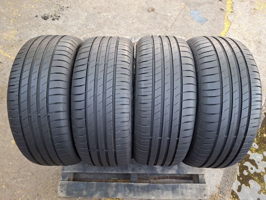 4бр. Почти Нови 205/55/15 Goodyear Efficient Grip Performance