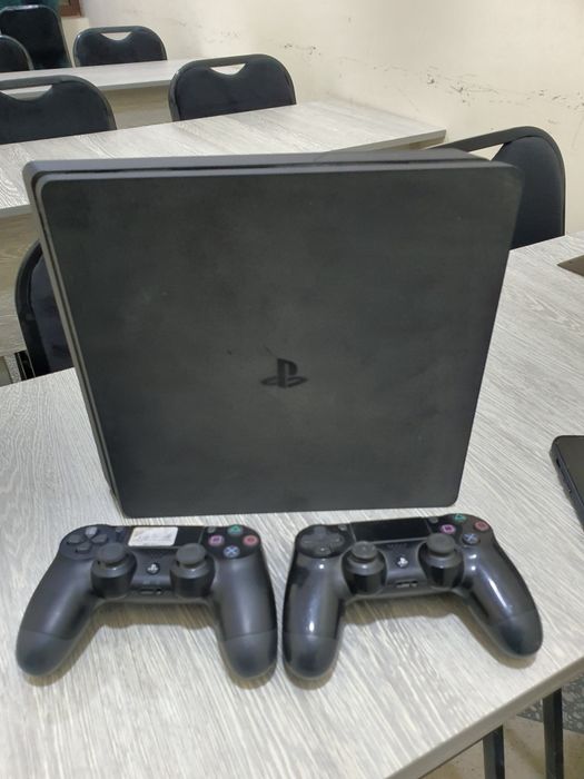 PlayStation 4 slim