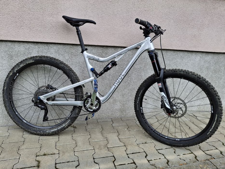 Bicicleta full suspension bixs 27,5