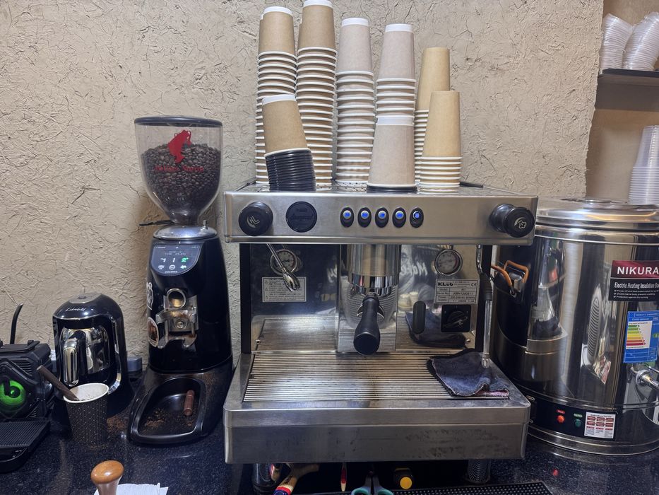 Одна роковый Кофемашина