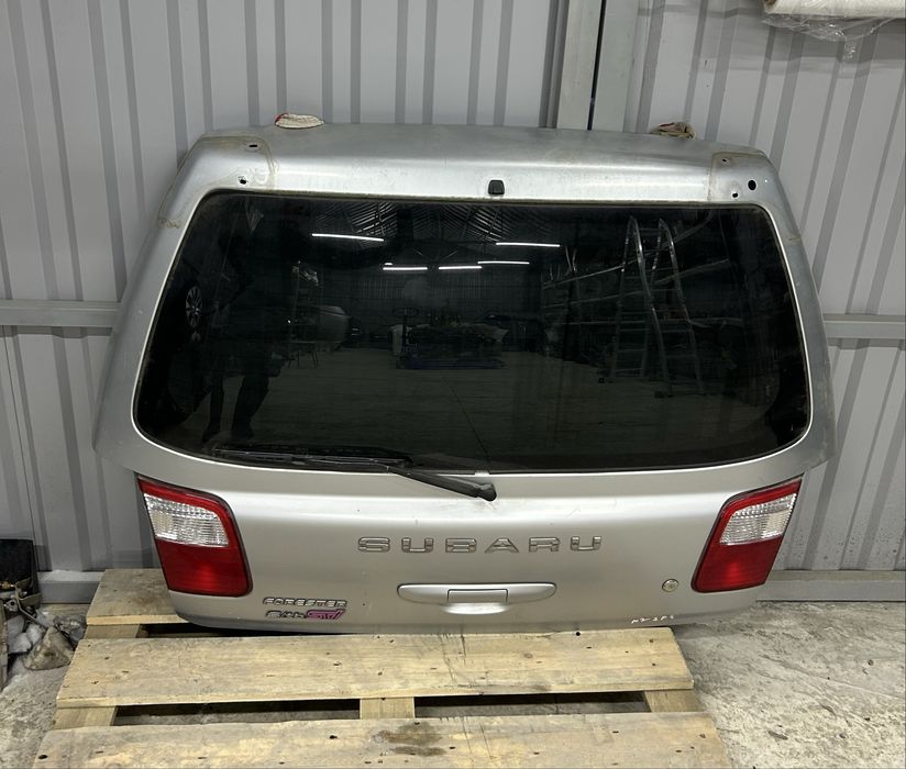 Крышка багажника Subaru Forester SF