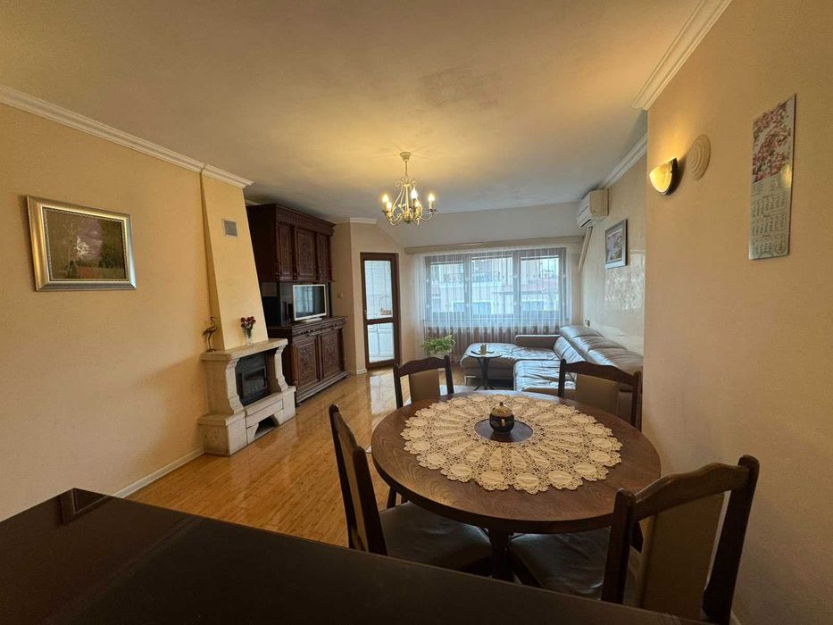 Продава се Тристаен апартамент в Бургас, Възраждане - 101 кв.м за 2278 €/кв.м - Снимка #1