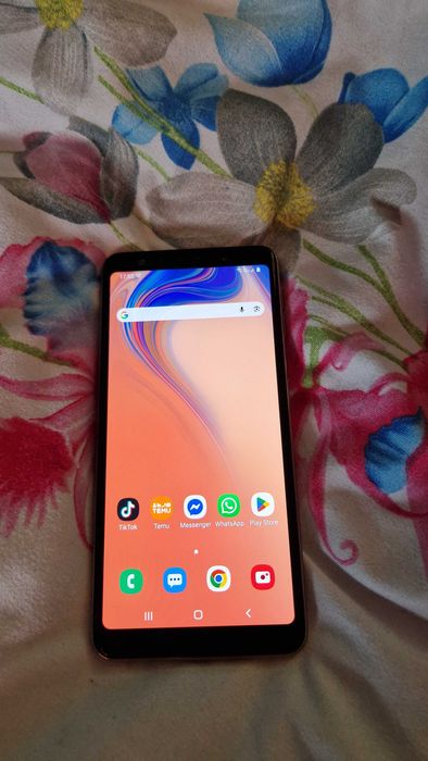 Vand Telefon Samsung A7 cu 4G/LTE Android 10 !! Liber Retea !! 400lei