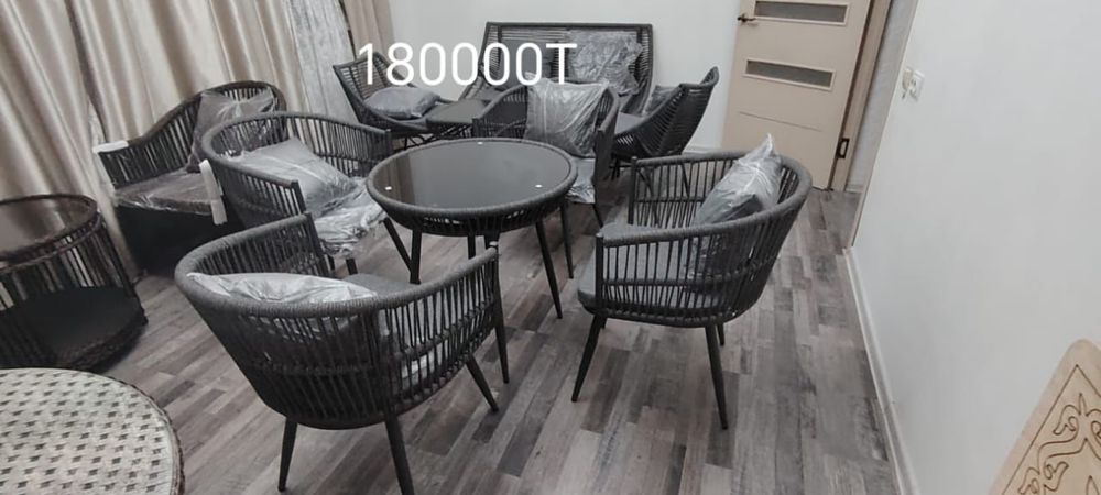 стол стулья для снаружи