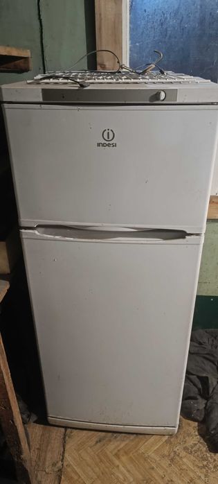 Холодильник INDESIT