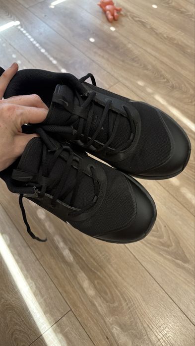 Маратонки Nike.