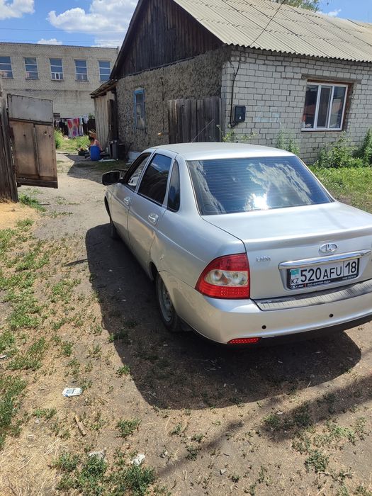 Продам машину ,приора состояние хорошее