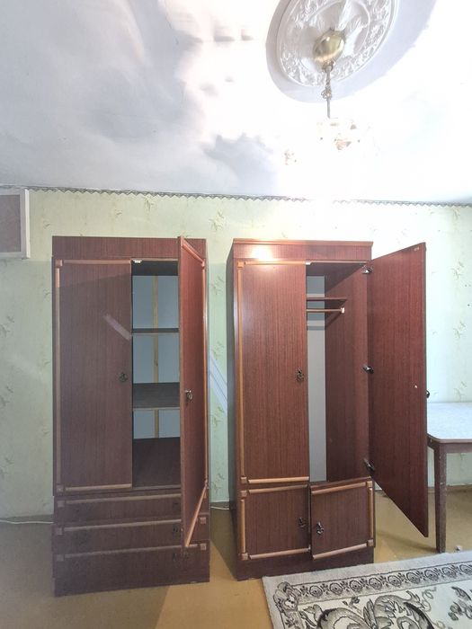 Отдам 2 шкафа срочно и 2 дивана