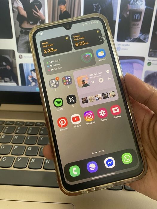 galaxy a15 прада или омен  на аифон 12