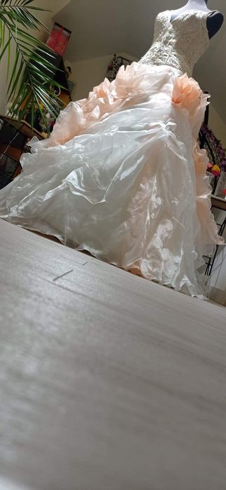 Rochie mireasa produs nou
