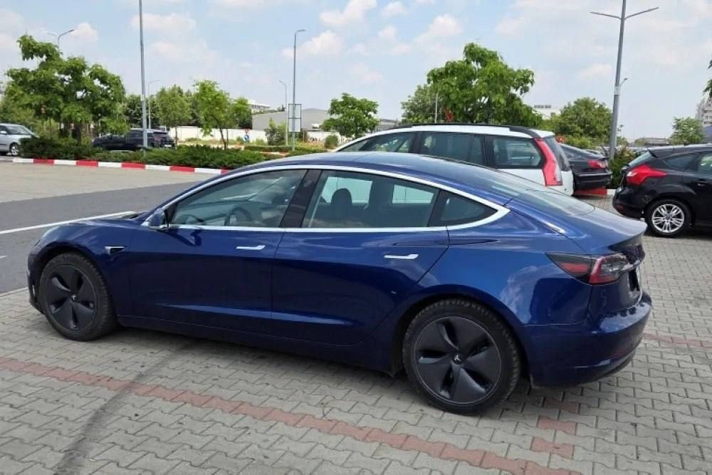 Tesla model 3 long range