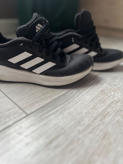 Кроссовки Adidas