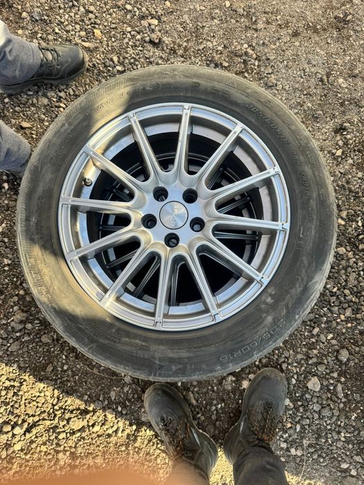 Продам диски с шинами