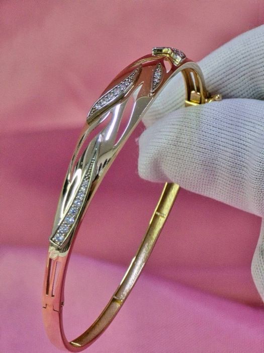 Золото 585  Браслет масса: 6.90гр