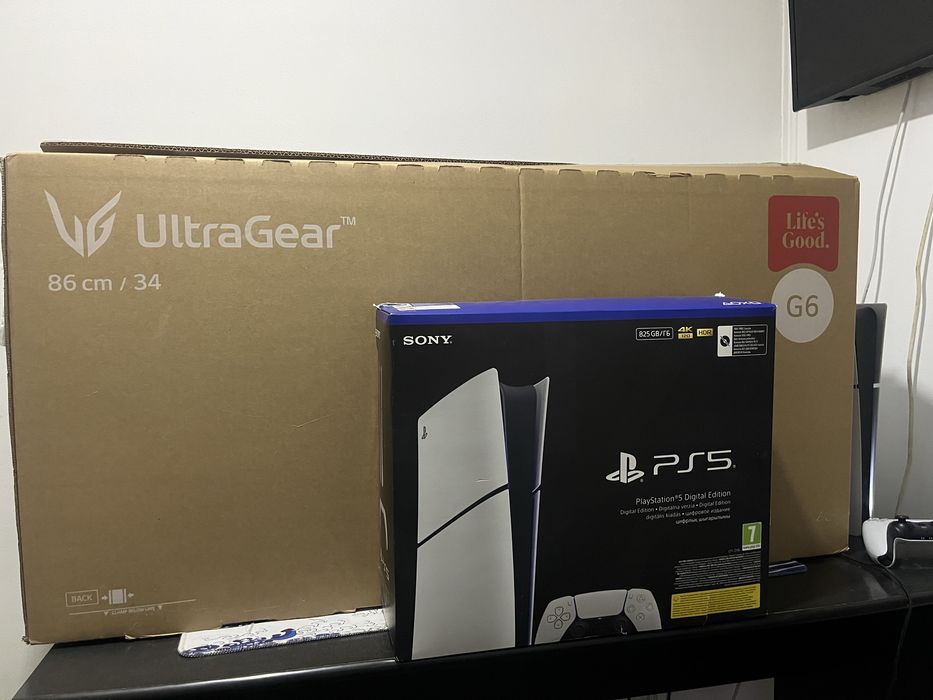 Vand PlayStation 5 Slim 1 TB si monitor gaming LG UltraGear Curbat 160Hz
