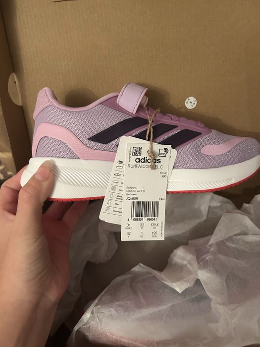 Новая обувь, адидасс