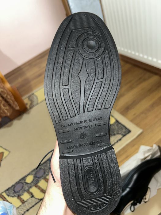 Pantofi piele marimea 42 NOI in cutie