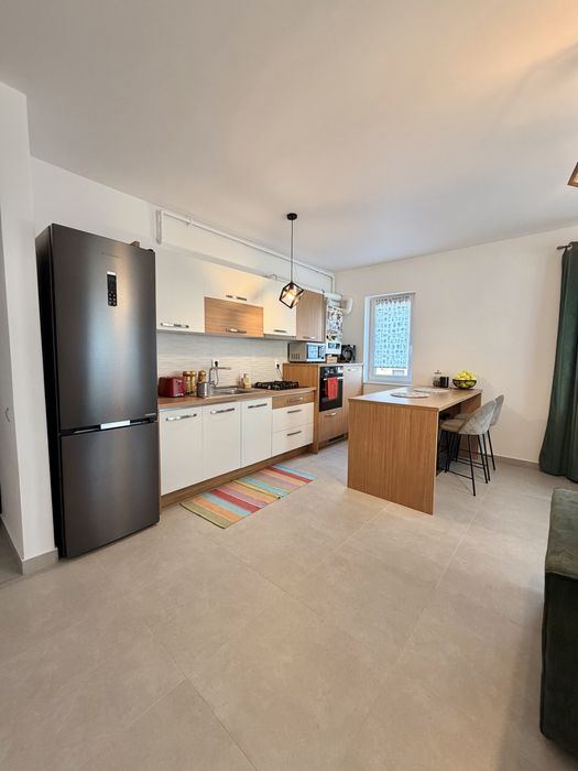 Inchiriez apartament