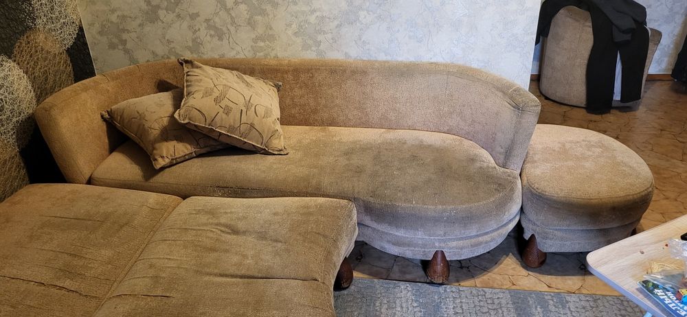 Отдам диван бесплатно.