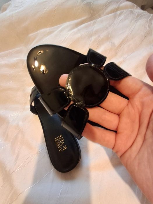 Papuci din piele lacuita neagra Aarch le Ven  36