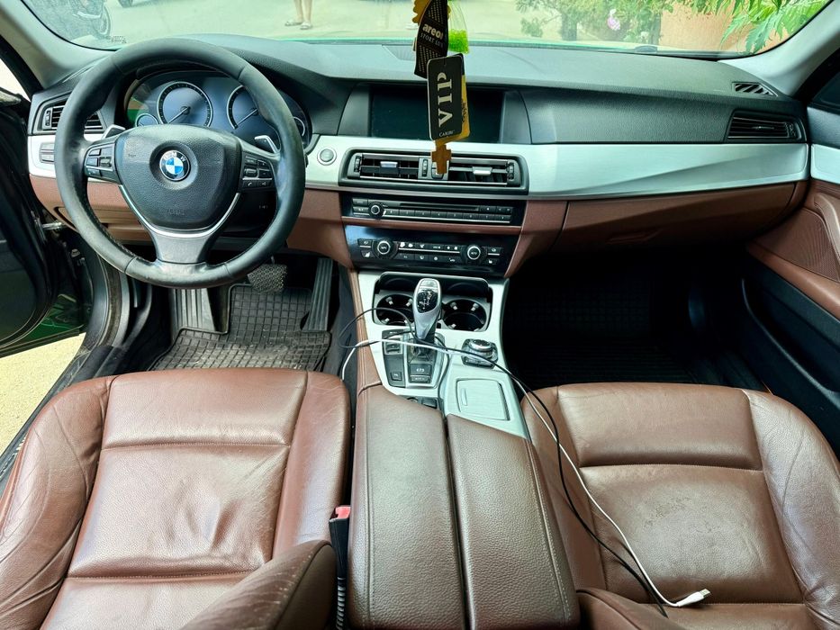 BMW 5 Series 2011 — imagine 5