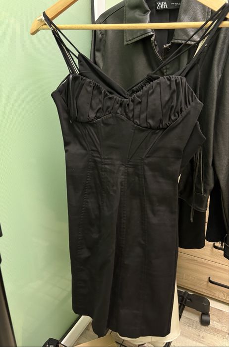 Пола, рокли от Zara