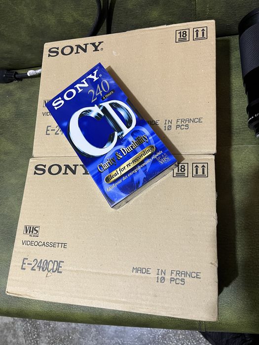 Casete video noi VHS Sony de 240 de minute pentru filme