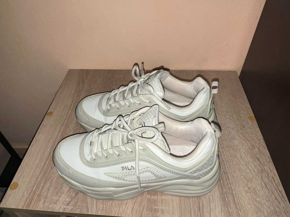 Дамски маратонки Fila, 39 номер