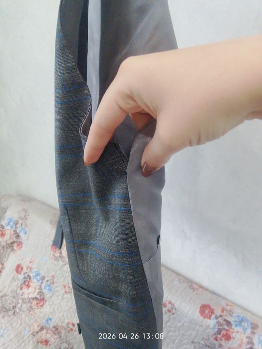 Продам Костюм тройка