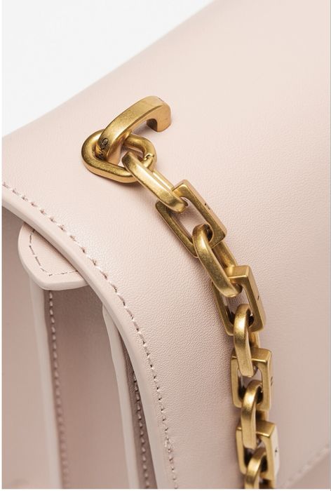 Кожена Чанта Pinko, Love Classic с презрамка с верижка