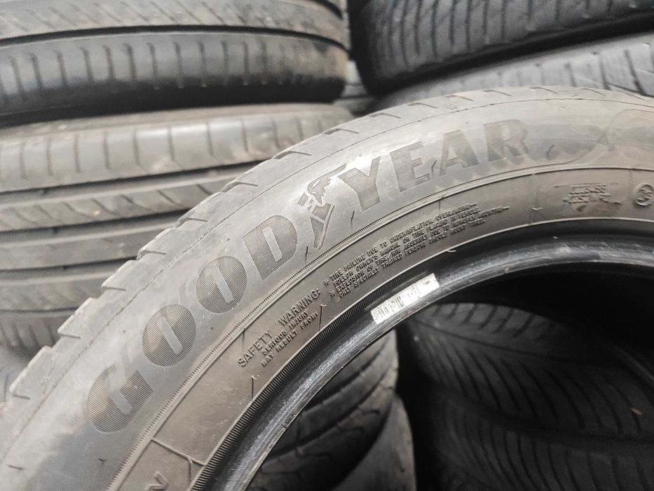 2бр.всесезонни гуми 235/55/19 Goodyear