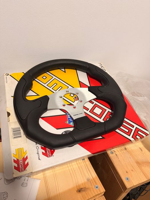 Volan original Momo Italy full box - Nou