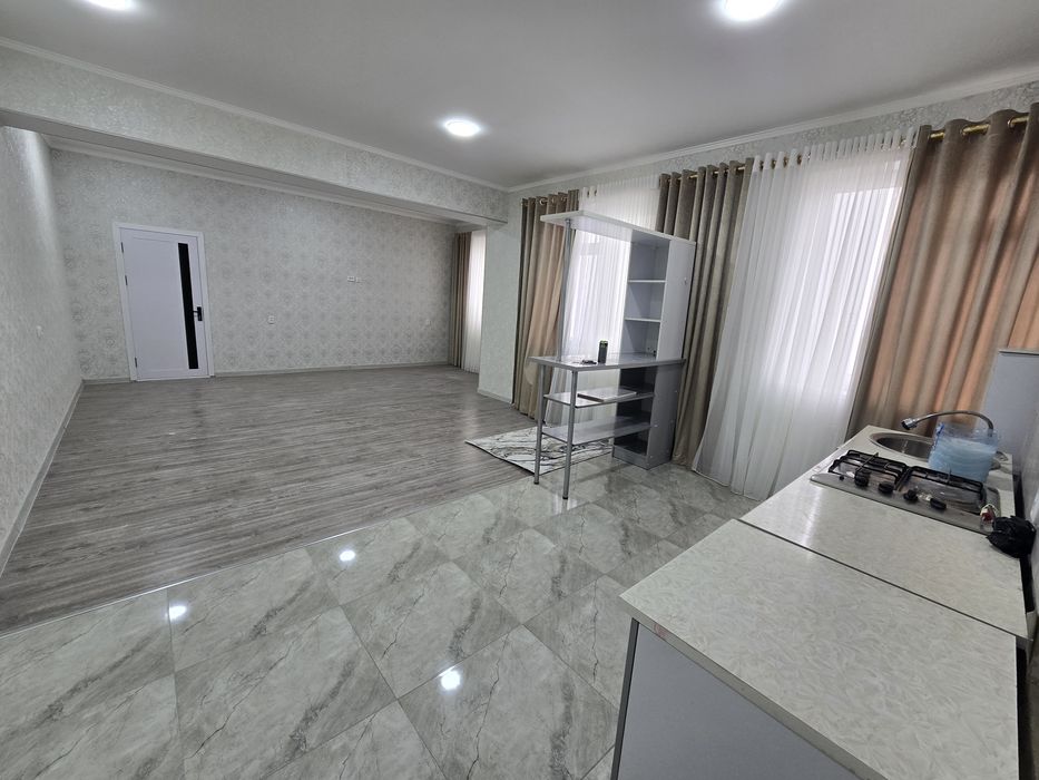 Fargona shaxar istiklol stadioni oldida us sotiladi