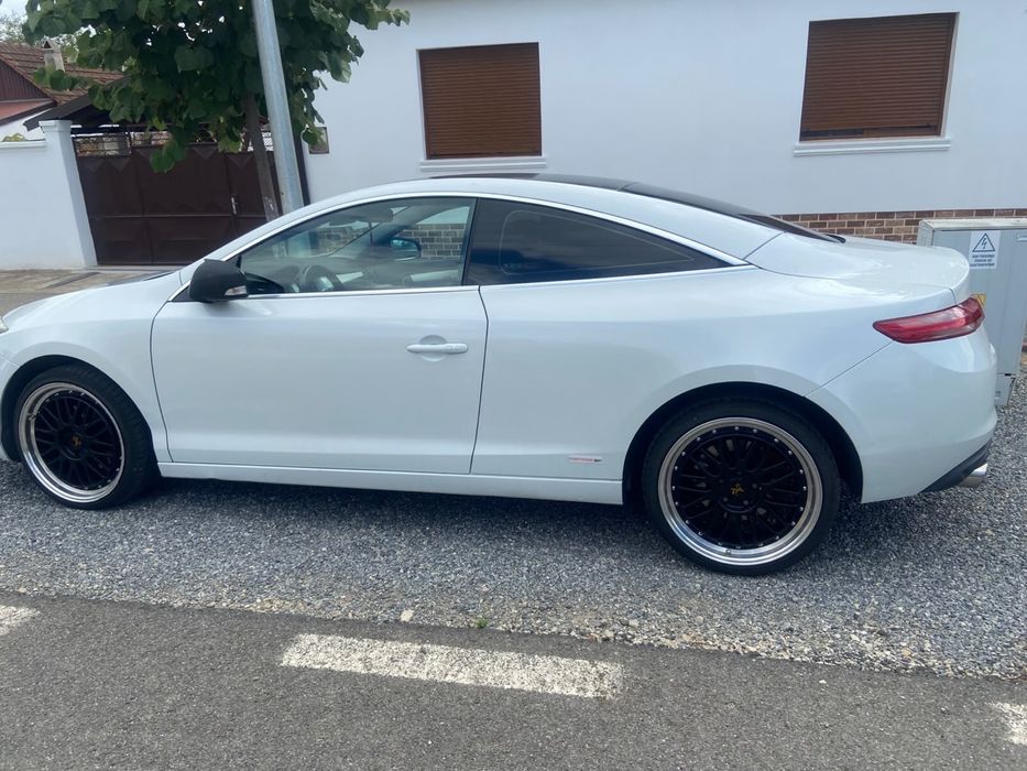 Renault laguna GT COUPE