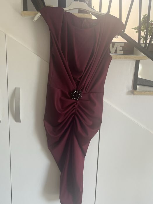 Rochie de evenimente .