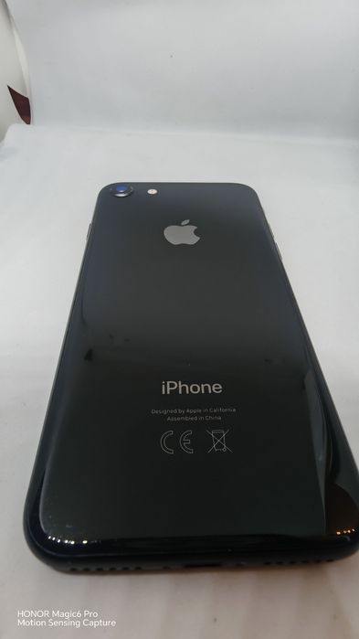 Продавам iPhone 8 64gb