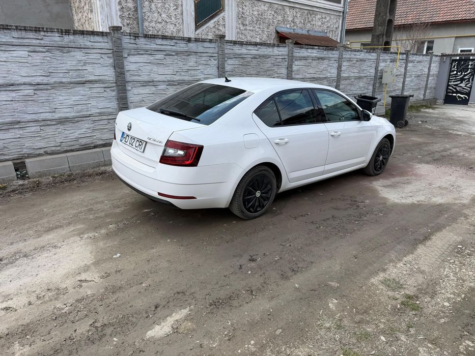 SKODA Octavia 2017 — imagine 3