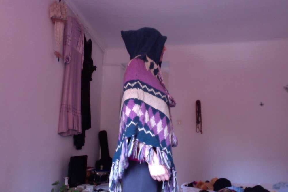 Pelerina de lana din Nepal