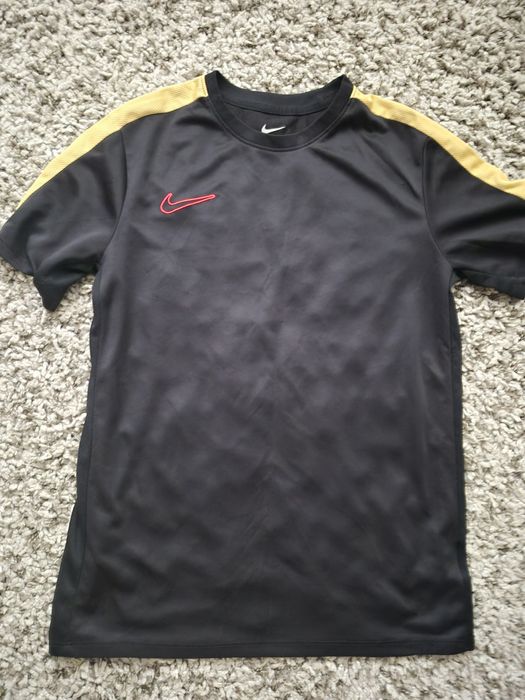 Tricou Nike putine purtari