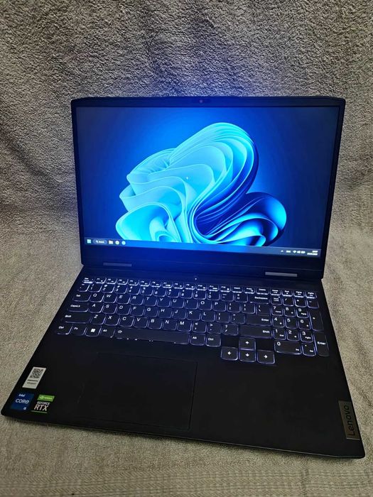 Laptop Gaming Lenovo IdeaPad Gaming 3 15IAH7