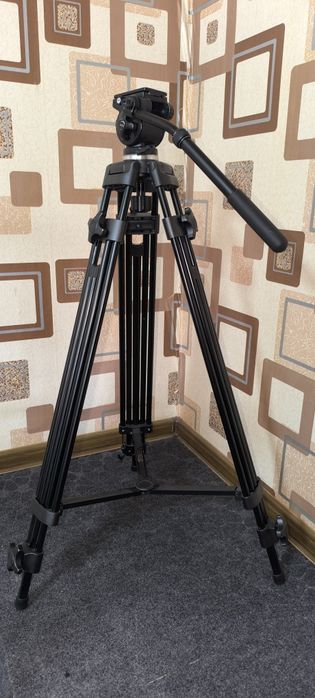 продаётся штатив