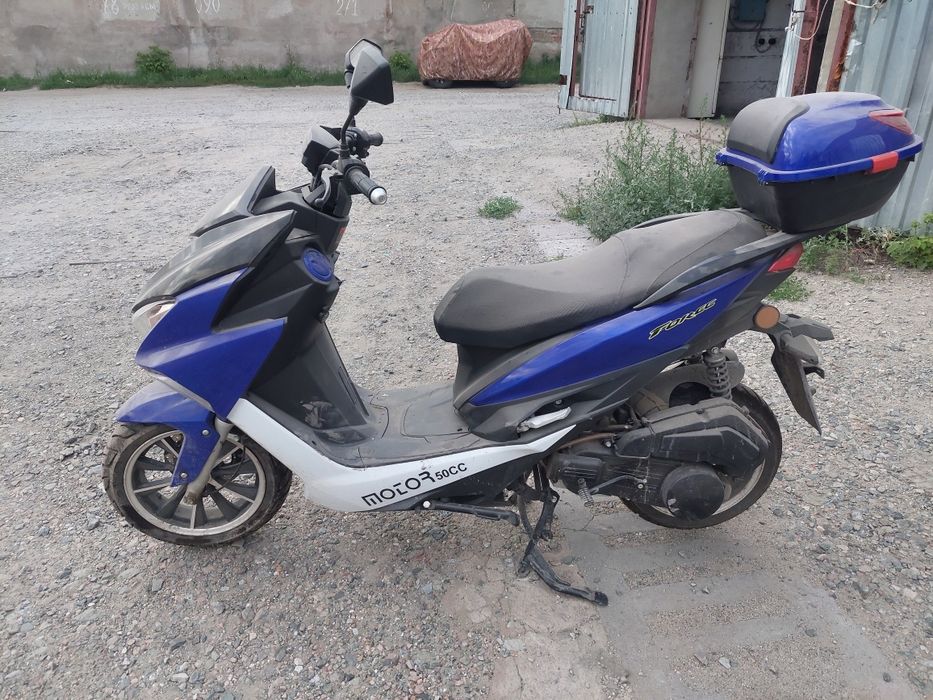 Продам скутер Force